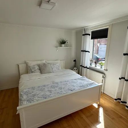 Family House In Center 度假居 *